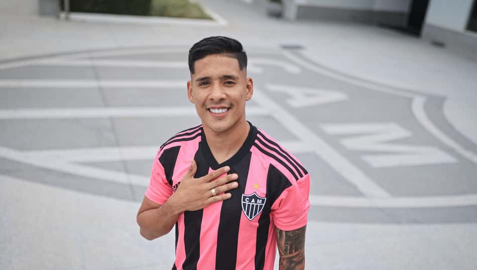 Atlético-MG irá estrear camisa rosa contra o Ceará, no Mineirão