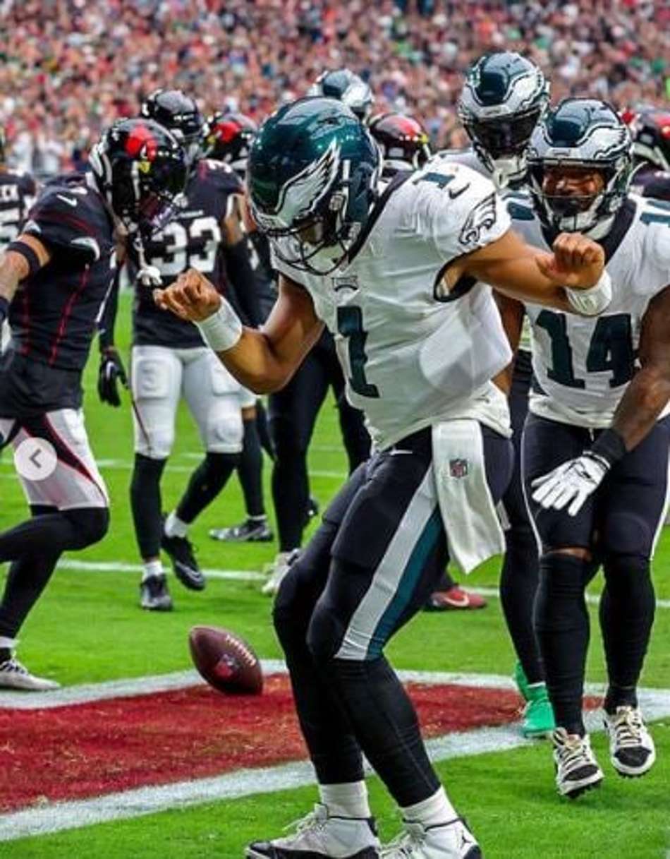 Eagles teve dificuldades, mas conseguiu manter os 100%
