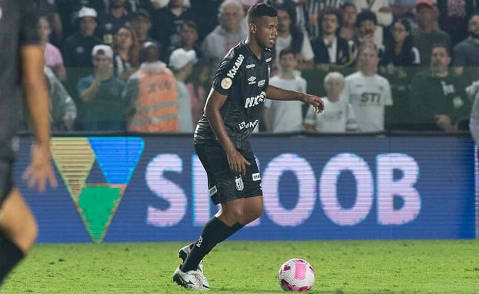 Ed Carlos vê boa recuperação e projeta temporada de 2023 no Santos