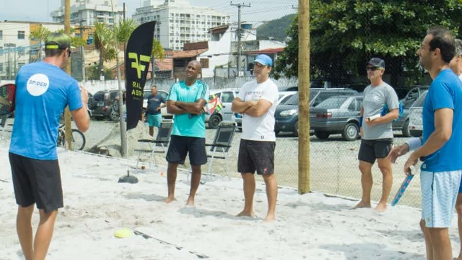 Com 200 pessoas, Arena Beach Tennis Ralff Abreu em Niterói é inaugurada