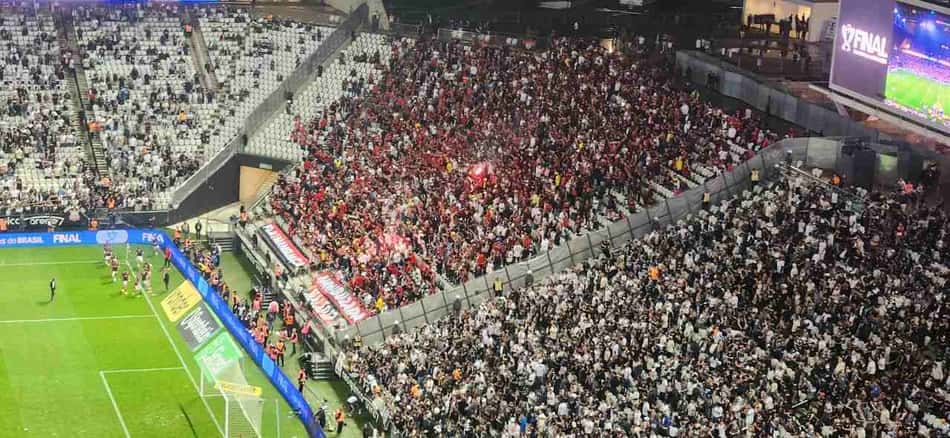Torcida do Flamengo - Neo Química Arena
