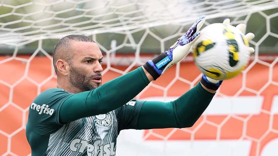 Weverton comemora cinco anos desde seu anúncio como jogador do Palmeiras