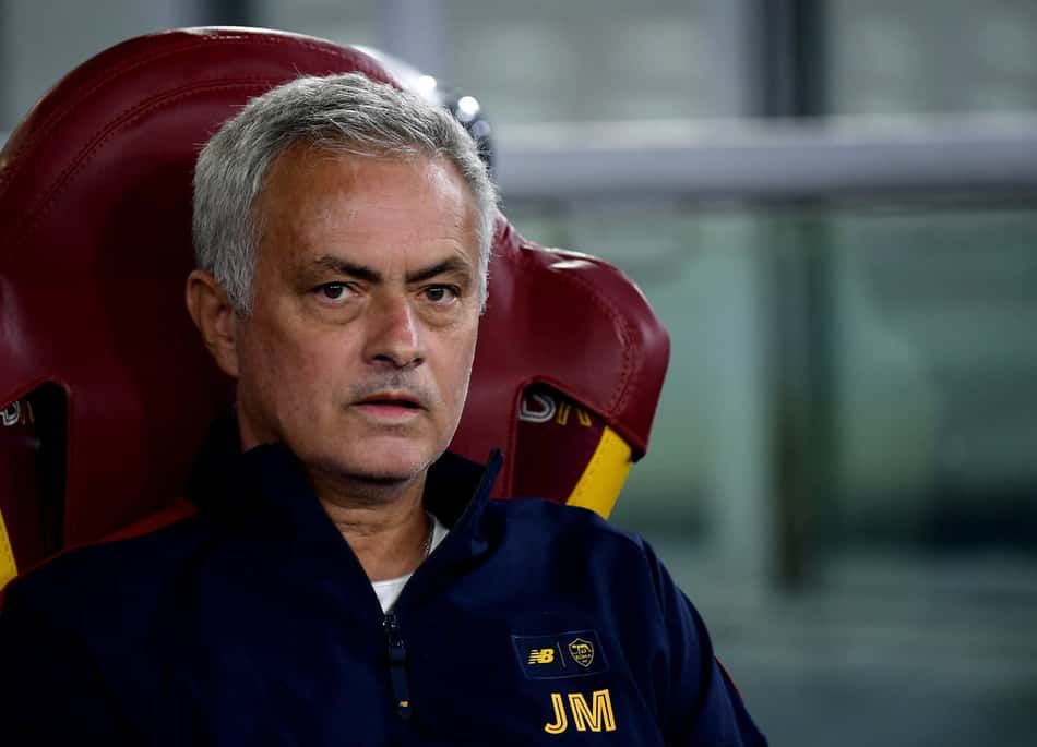 José Mourinho, da Roma, deve receber proposta astronômica da Arábia Saudita em 2024, afirma jornal