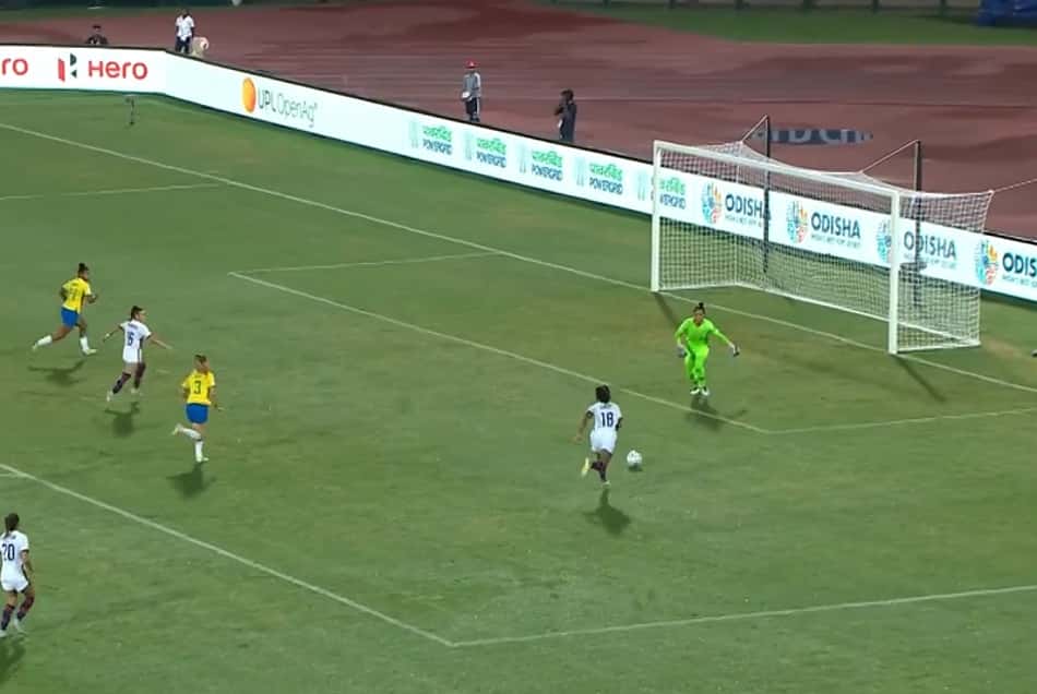 Com grande atuação de Leilane, Brasil segura empate com os Estados Unidos