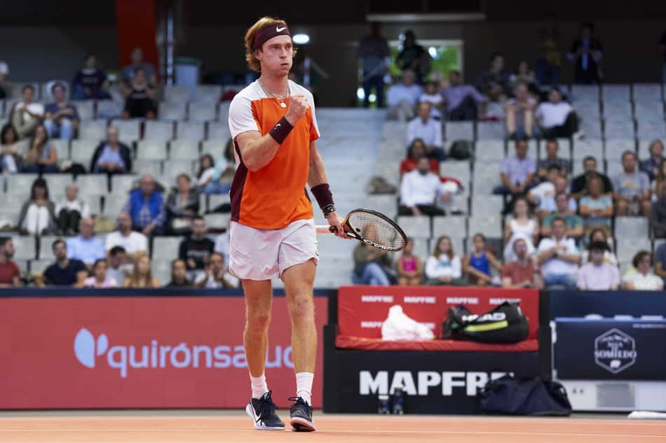 Rublev bate Paul e encara Thiem na semi em Gijon