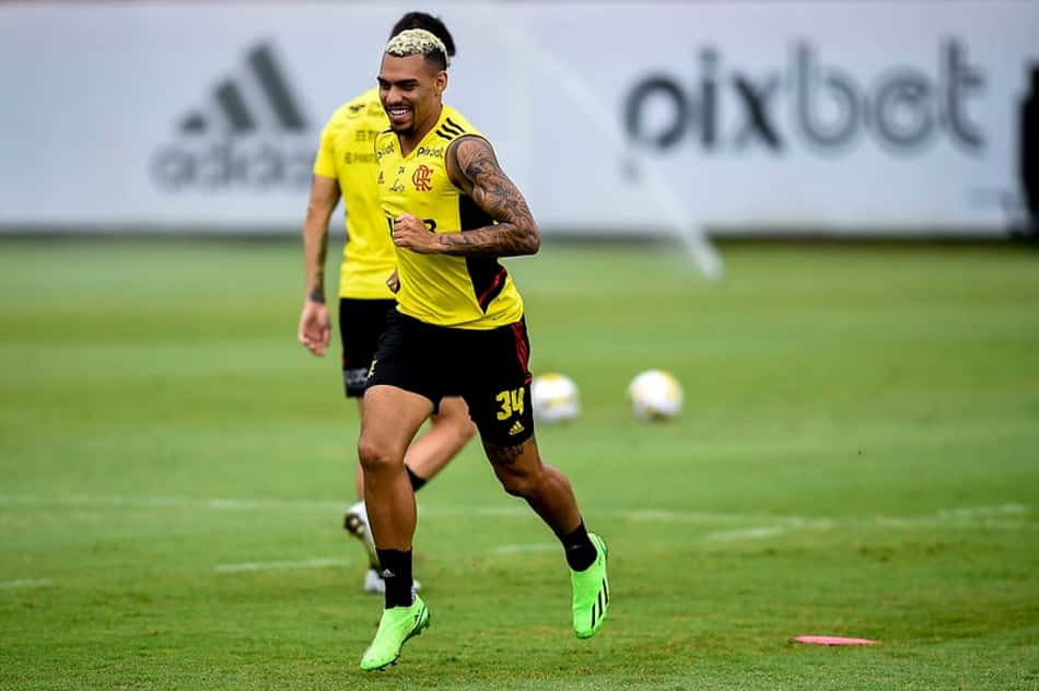 Matheuzinho no meio de campo do Flamengo faz parte do planejamento de Dorival Júnior; entenda