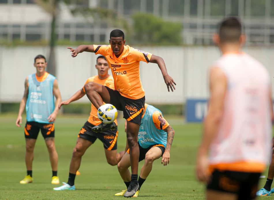 Robert Renan projeta duelo contra o Goiás e valoriza experiência com veteranos do Corinthians