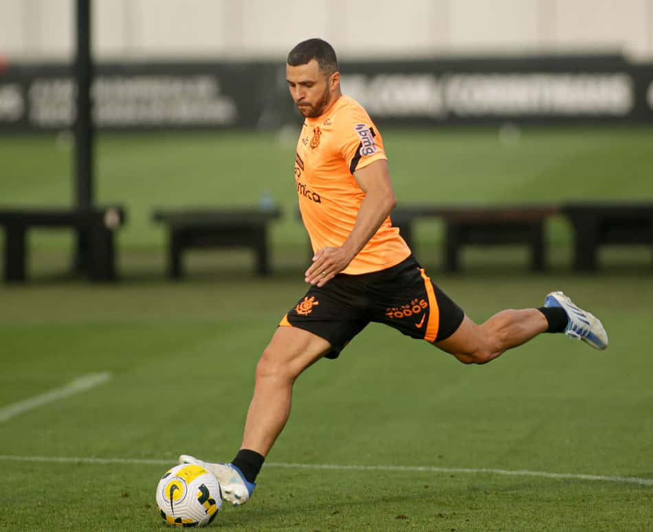 Livre de contrato com o Corinthians, Junior Moraes já não vinha treinando no clube