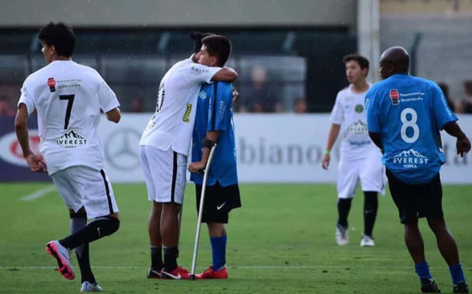 Rogerinho R9 é um dos convidados para Amigos do Ronaldinho x Estrelas