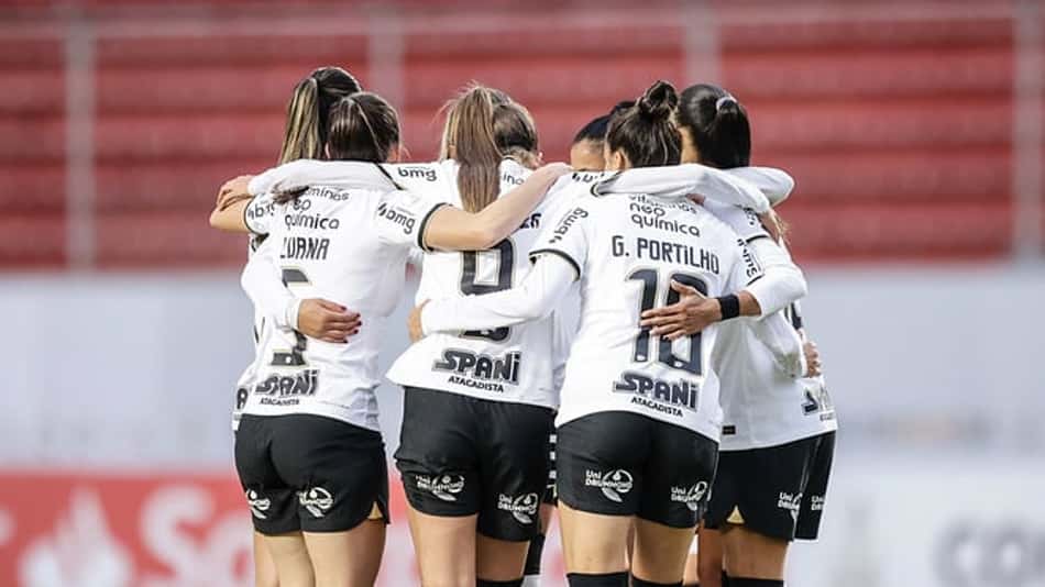 Corinthians fura retranca, aplica goleada 'braba' e se classifica na Libertadores Feminina