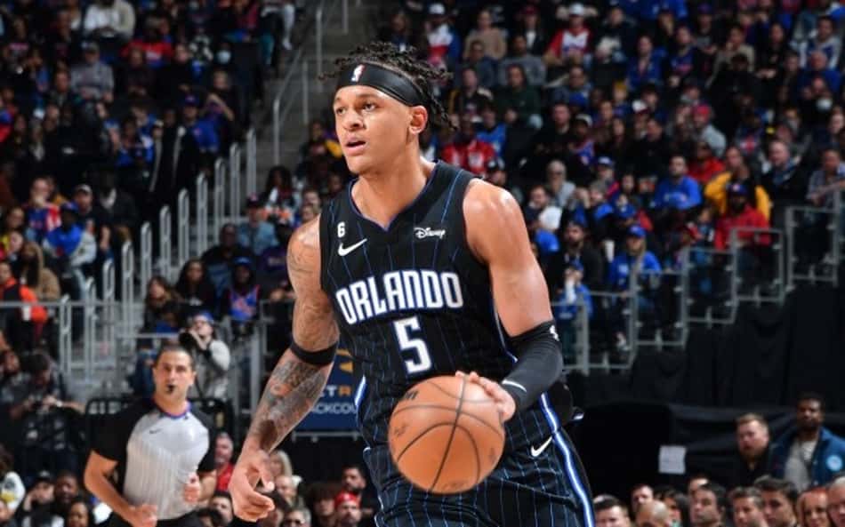 Novatos brilham em estreia na NBA