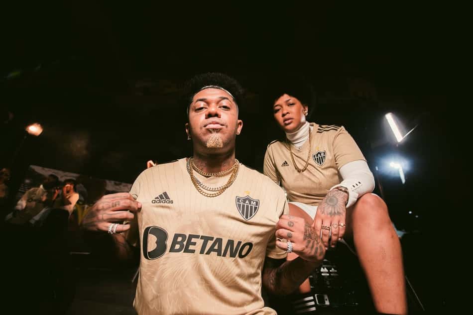 Atlético-MG lança camisa dourada em homenagem à temporada de 2021