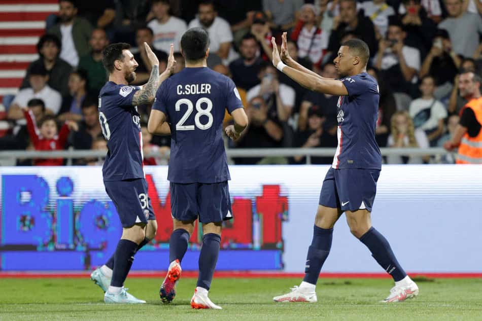 Sem Neymar, Messi e Mbappé dão show e PSG vence Ajaccio pelo Campeonato Francês