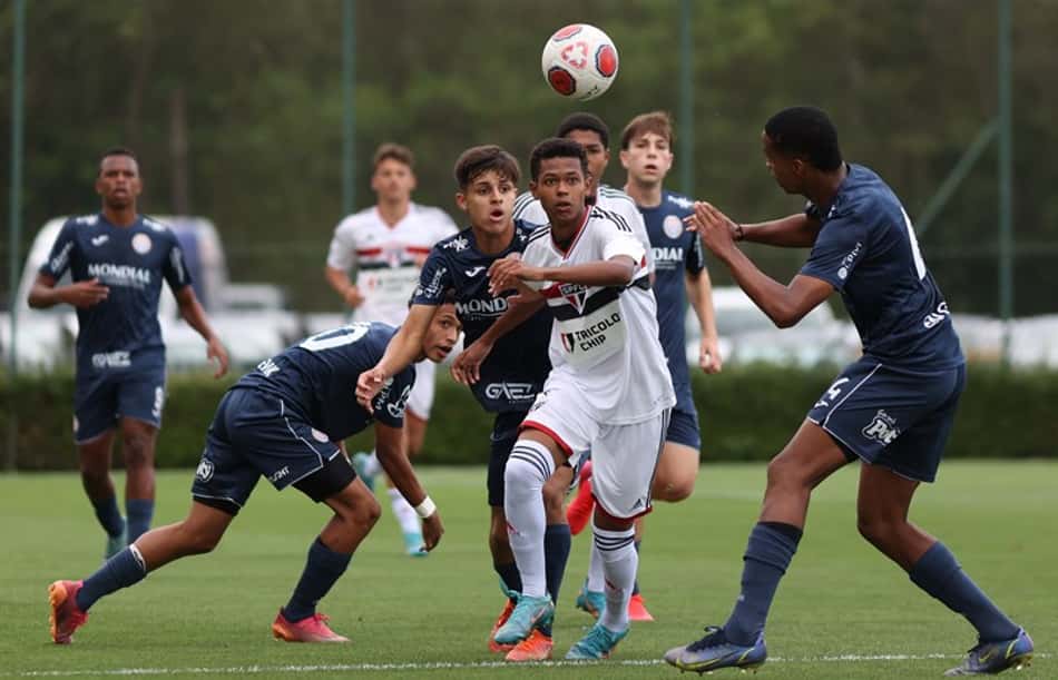 Sub-17 do São Paulo é eliminado de Campeonato Paulista, mas Sub-15 se classifica para a final