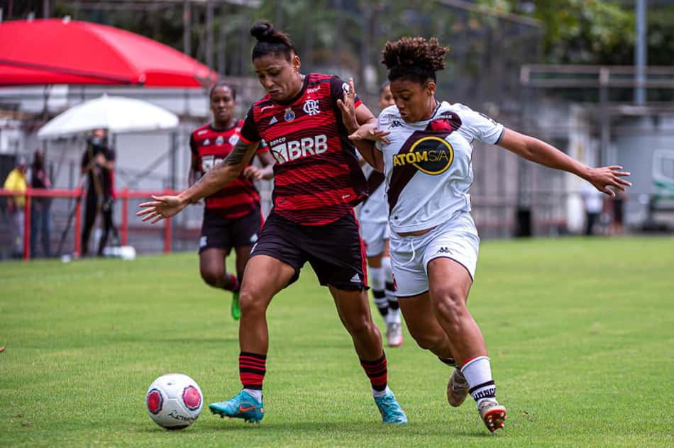 Flamengo volta a vencer o Vasco e avança à final do Carioca feminino