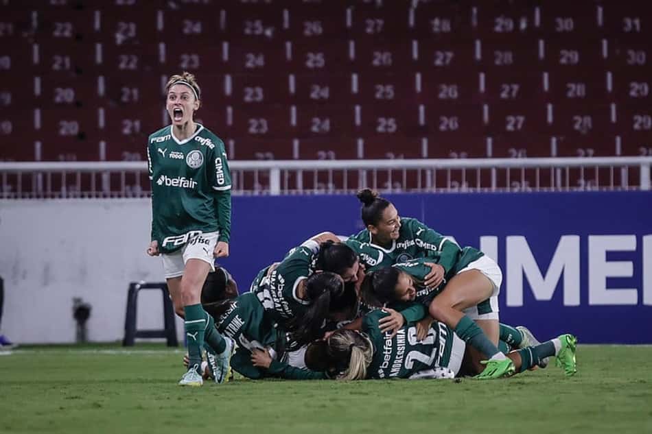 Palmeiras mostra que é o time da virada e garante vaga na semifinal da Libertadores Feminina