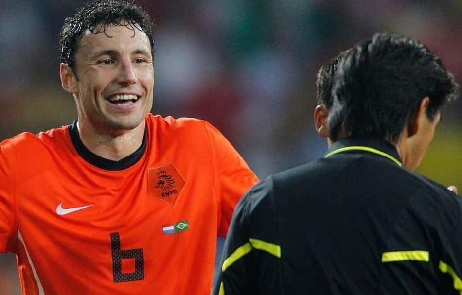 Van Bommel atuou pela Holanda na eliminação do Brasil na Copa do Mundo de 2010