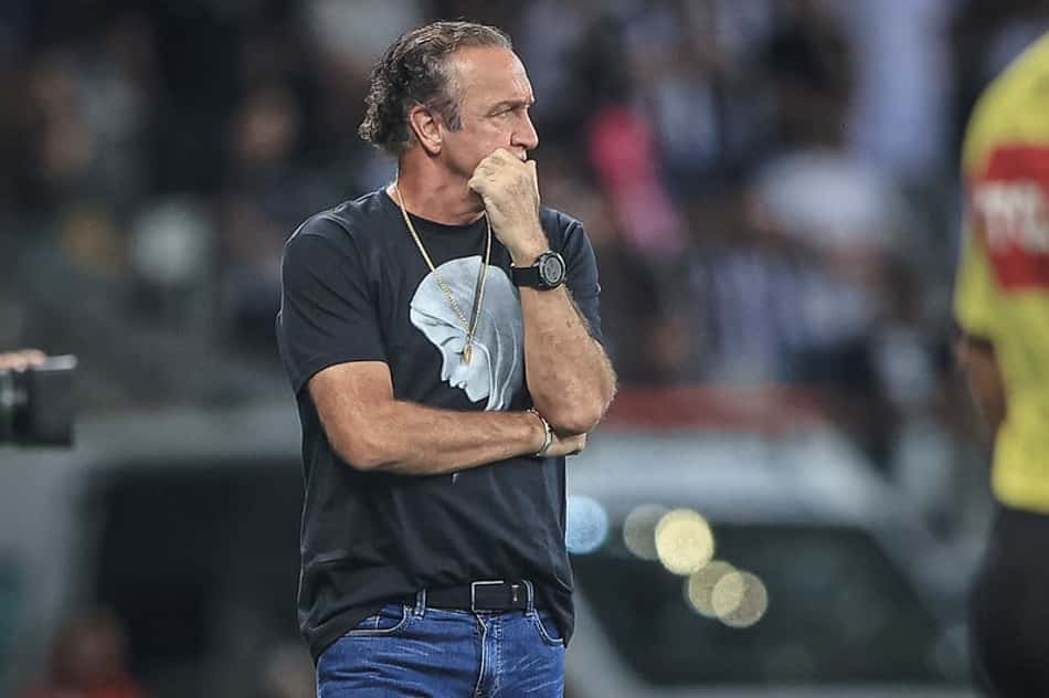 Cuca comemora vitória do Atlético-MG, mas faz alerta: 'Jogo perigoso até o fim'