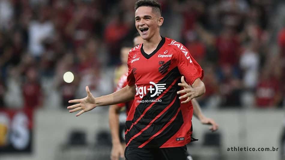 Khellven pode ser campeão invicto da Libertadores pelo Athletico