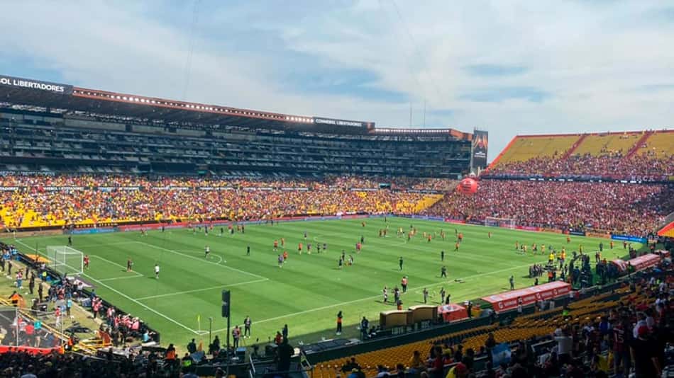 Narrador diz que Athletico Paranaense está na 'zona de conforto' contra o Flamengo