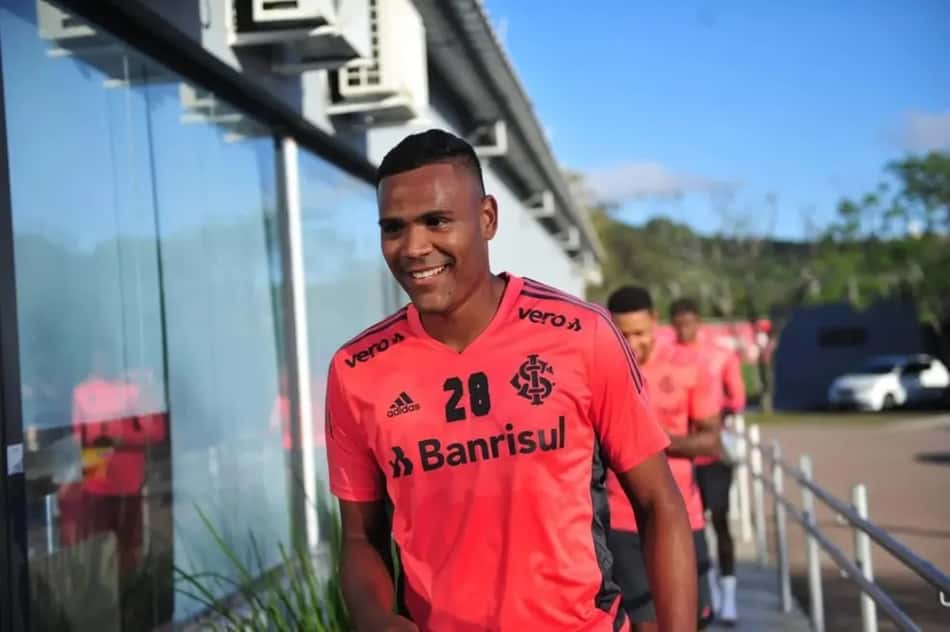 Situação de Mikael é vista com mais otimismo no Internacional