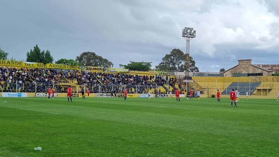 Partida com lances polêmicos gera suspeita no futebol argentino