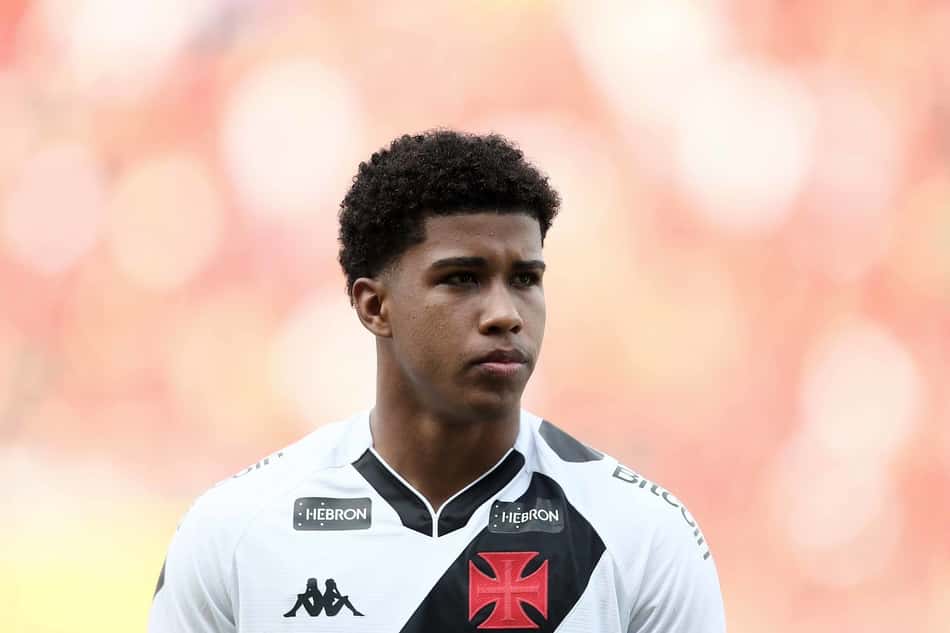 Cria da base do Vasco sonha em representar o Brasil na Copa de 2026