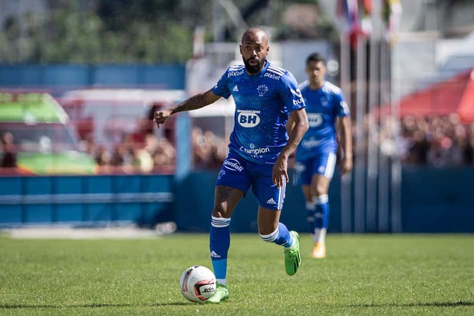 Chay confirma saída do Cruzeiro: 'Projeto agora é conversar com o Botafogo'