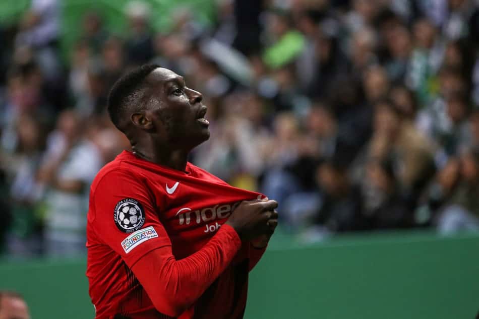 De virada, Frankfurt vence Sporting em Portugal e vai ao mata-mata da Champions League