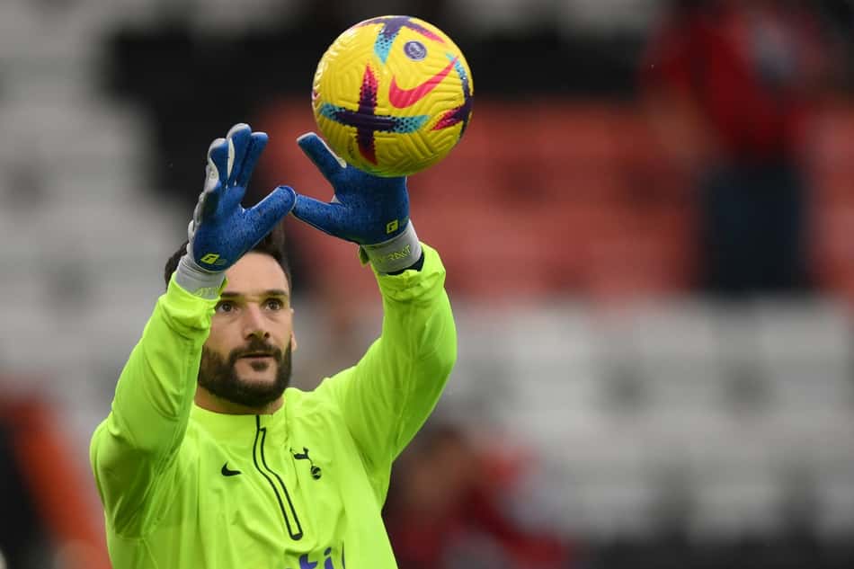 Lloris é eleito o melhor em campo e celebra classificação do Tottenham na Champions League