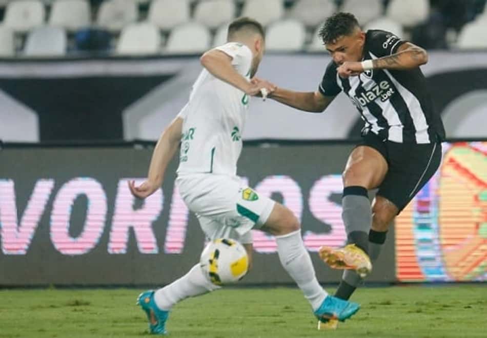 Botafogo decepciona, é derrotado pelo Cuiabá e desperdiça chance de entrar no G8 do Brasileirão