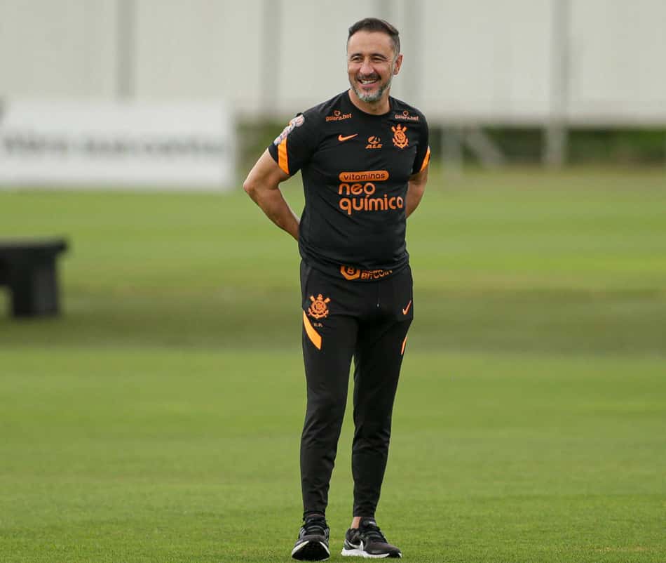 Corinthians de Vítor Pereira pode ter problemas nas duas laterais contra o Coritiba