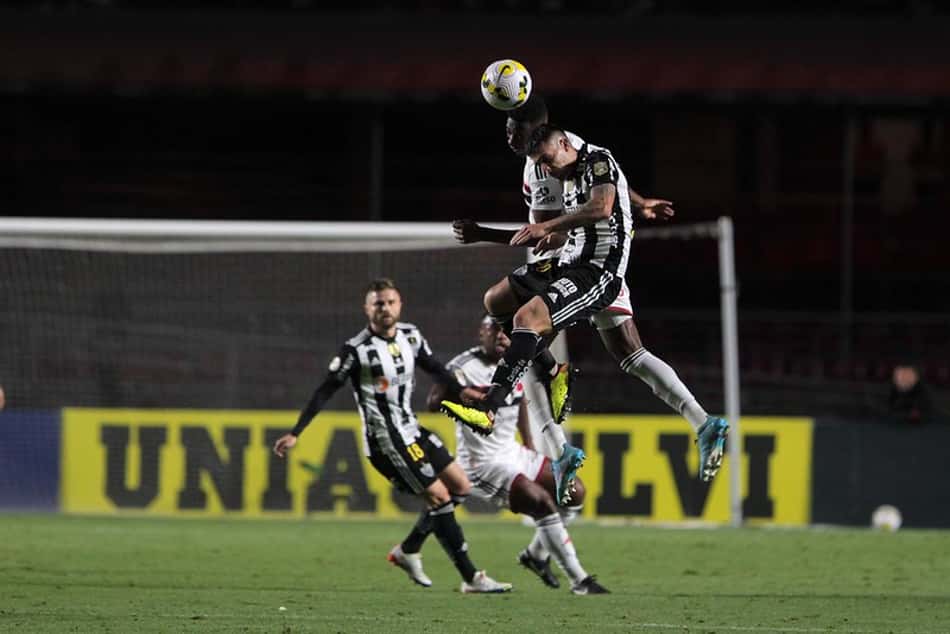 Léo - São Paulo x Atlético-MG