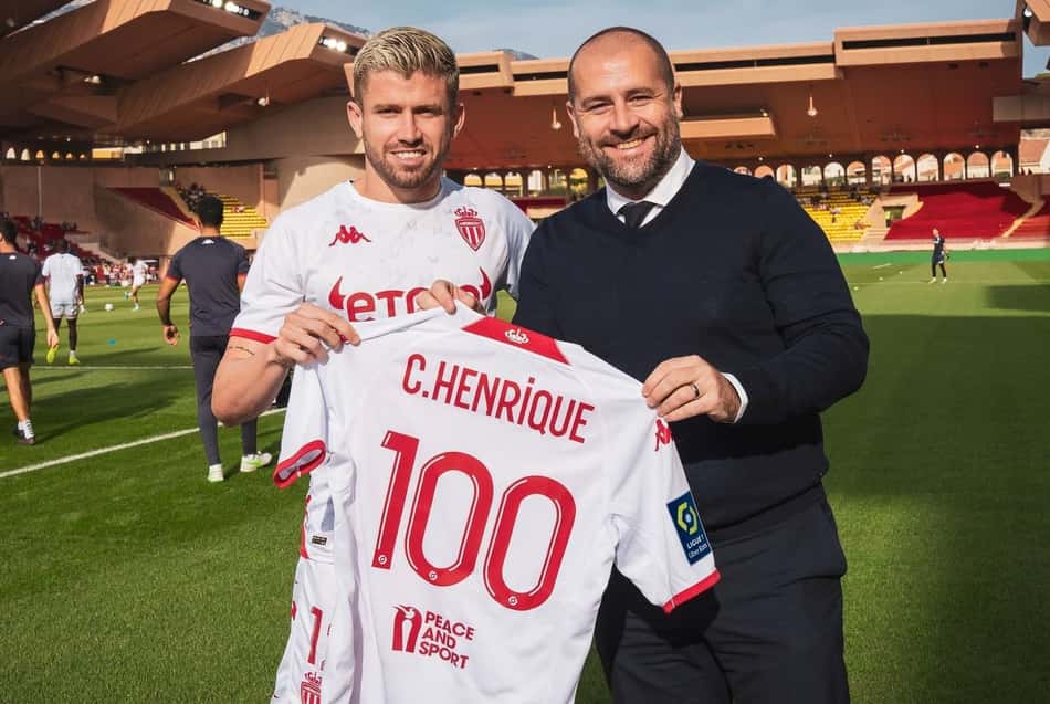 Caio Henrique celebra marca de 100 jogos com a camisa do Monaco