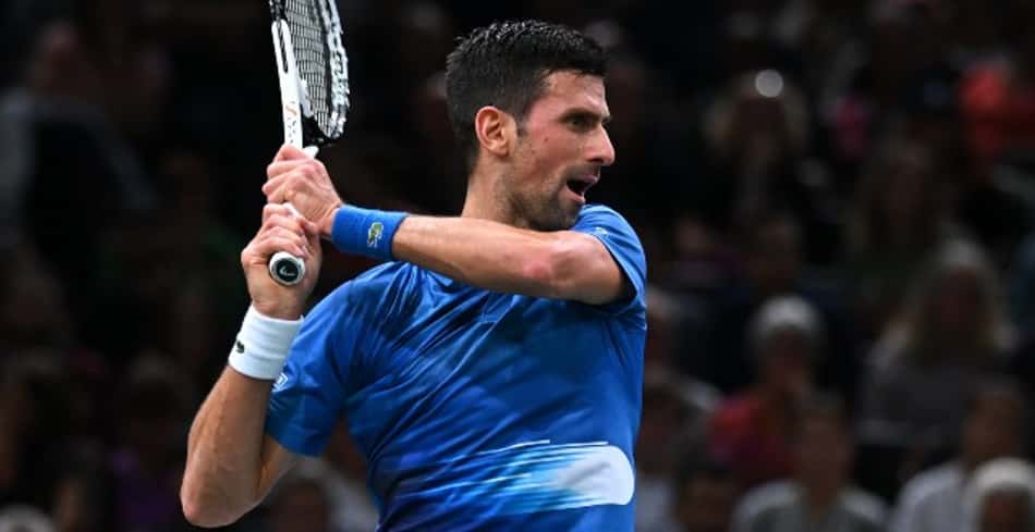 Djokovic frustra Musetti e vai à semifinal no Masters de Paris