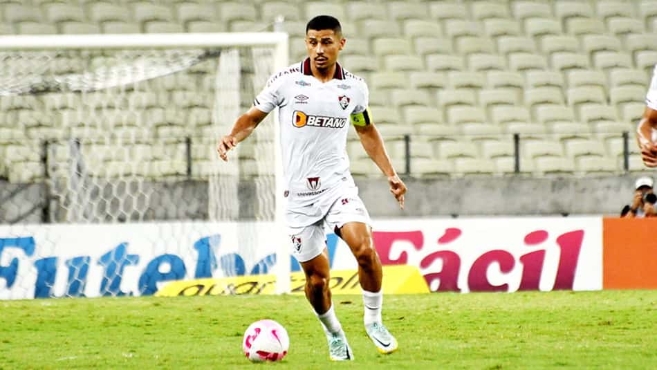 Fluminense encaminha renovação de André até o fim de 2026