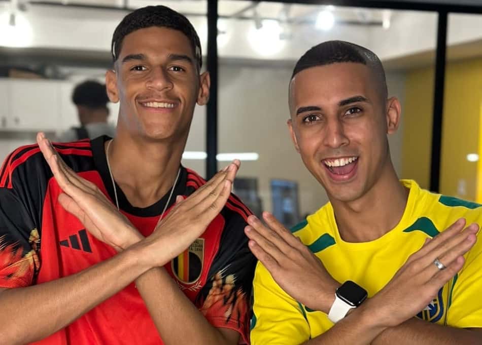 Youtuber Rikinho grava com Luva de Pedreiro e vibra: 'Uma das grandes conquistas'