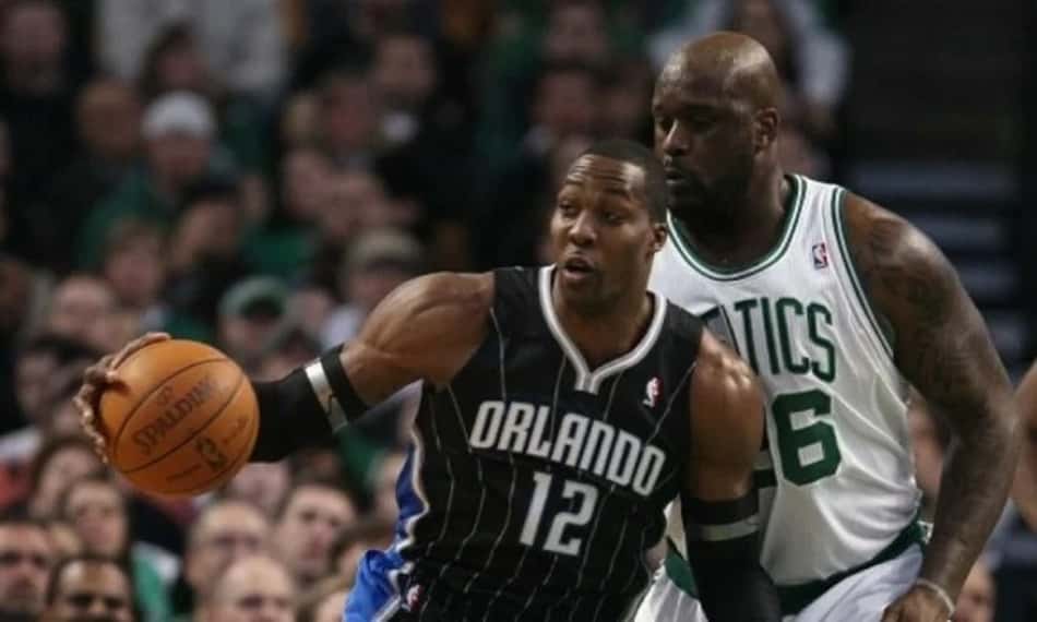 Dwight Howard desafia Shaq nos ringues por "reinado" de Los Angeles