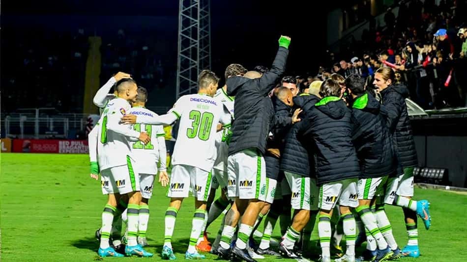 América-MG lucra R$ 53 milhões com premiações em 2022