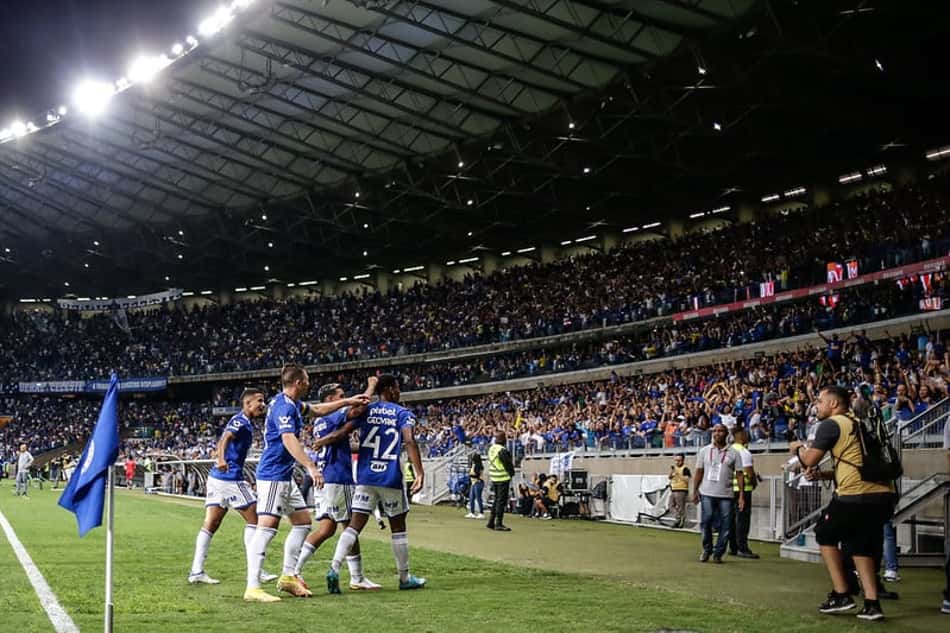 No 'jogo da taça', Cruzeiro vence no Mineirão e rebaixa o CSA à Série C