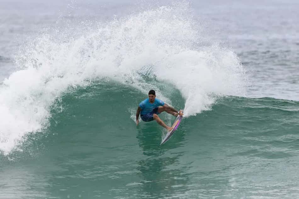 Gabriel Medina consegue virada e vence o Challenger em Saquarema
