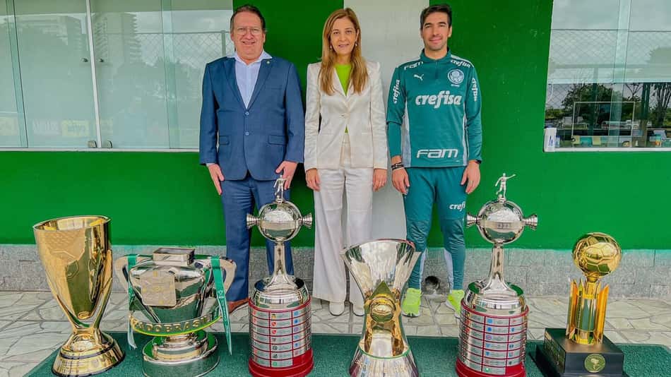 Palmeiras descarta centroavantes em busca de 'um ou dois reforços' para Abel Ferreira