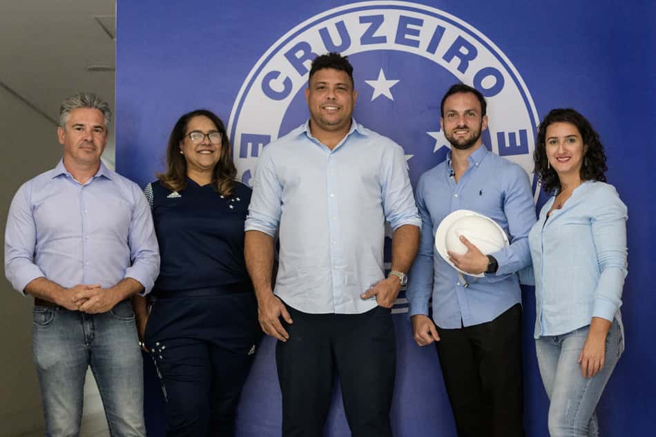 Com a presença de Ronaldo, Cruzeiro inicia reformas de modernização da Toca da Raposa
