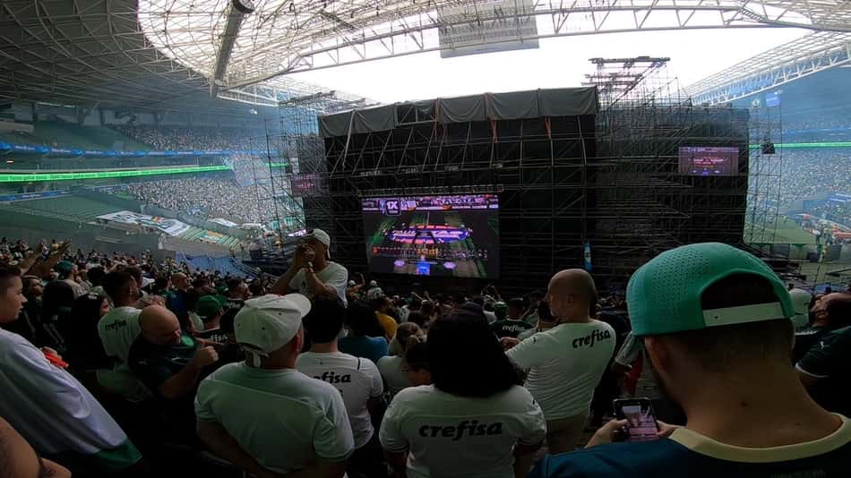 Palmeiras volta a montar 'telões invictos' atrás de palco para jogo contra o América-MG