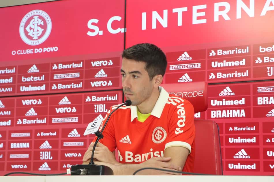 De Pena critica ausência de jogadores do Internacional na seleção do Brasileiro