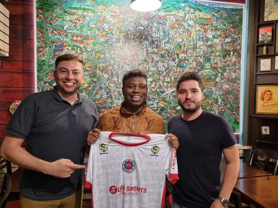 Ipatinga anuncia Edilson Capetinha como novo membro de sua diretoria