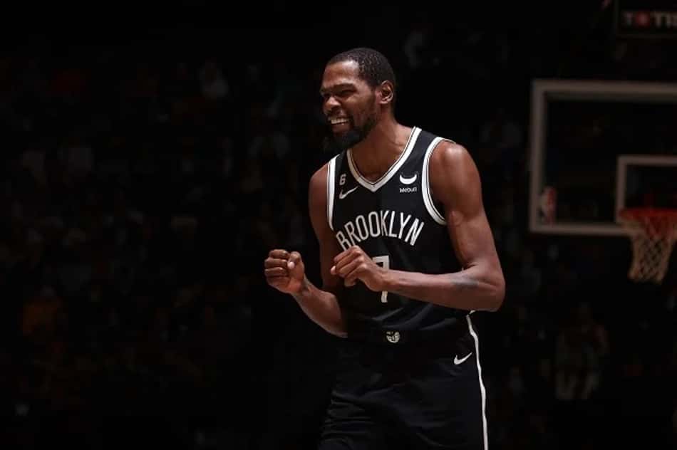 Kevin Durant iguala feito de Michael Jordan em início de temporada da NBA