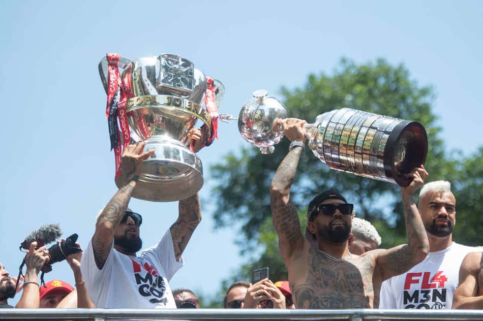 Virado? Gabigol responde jornalista em festa do Flamengo após show da Ludmilla