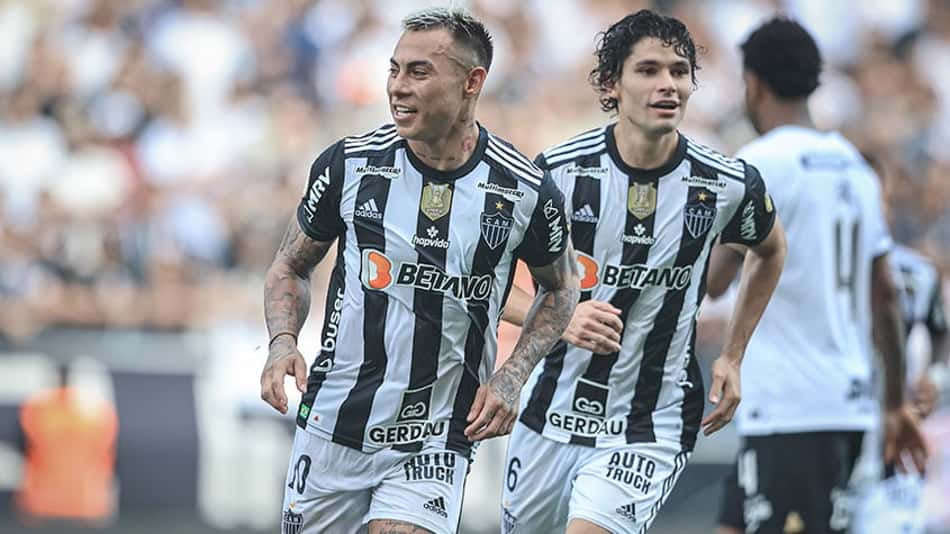 Vargas marca, Atlético-MG vence o Corinthians e se classifica à Libertadores