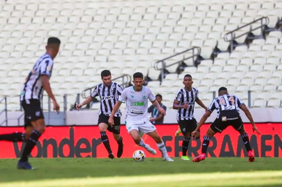 Em duelo de rebaixados, Ceará domina e vence Juventude